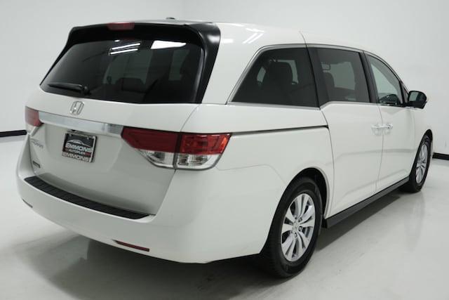 Photo of 2016 White Diamond Pearl Honda Odyssey