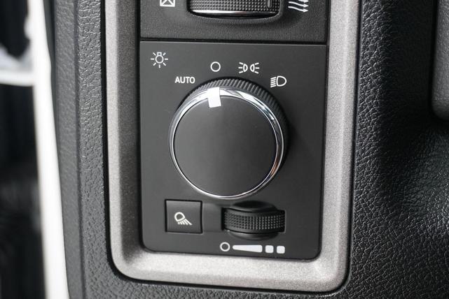 Photo of 2017 Bright White Clearcoat RAM 1500