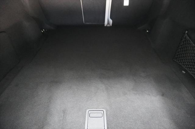Photo of 2009 Iridium Silver Metallic Mercedes-Benz E-Class