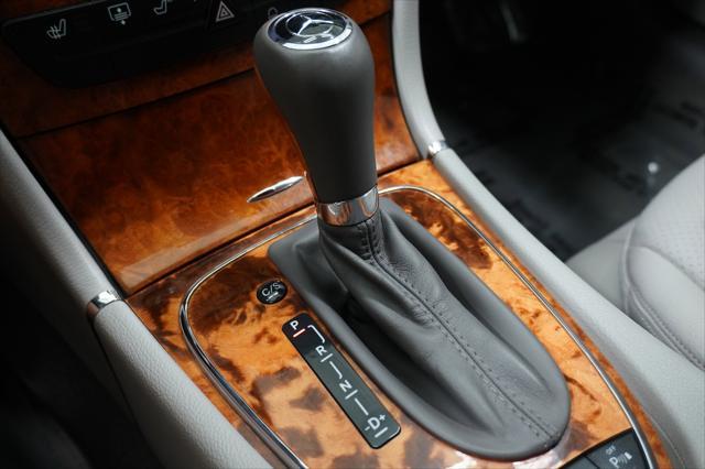 Photo of 2009 Iridium Silver Metallic Mercedes-Benz E-Class