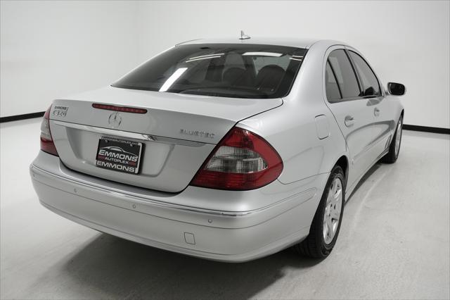 Photo of 2009 Iridium Silver Metallic Mercedes-Benz E-Class