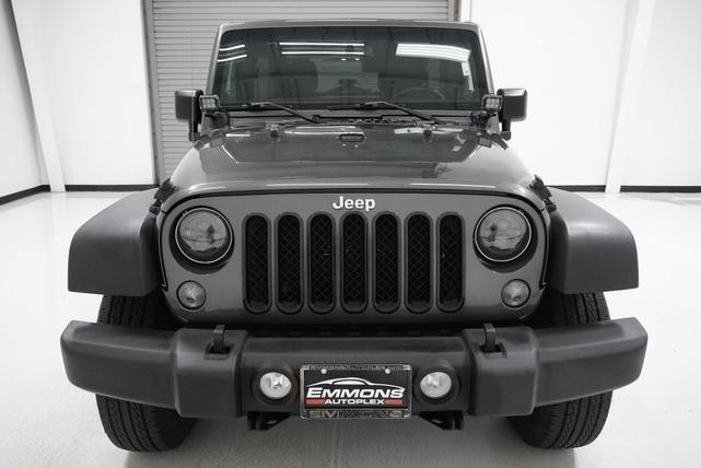 Photo of 2014 Granite Crystal Metallic Clearcoat Jeep Wrangler Unlimited