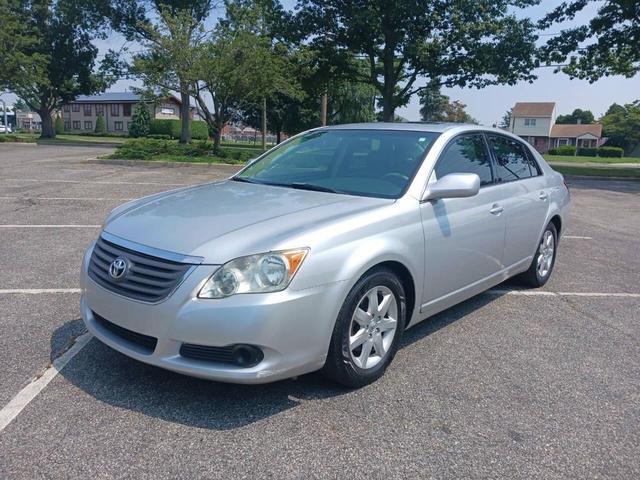 Photo of 2008 Silver Toyota Avalon