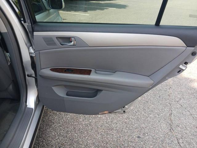 Photo of 2008 Silver Toyota Avalon