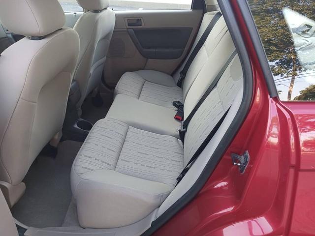 Photo of 2009 Red Ford Focus