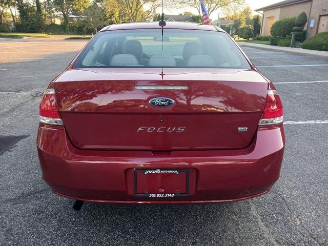 Photo of 2009 Red Ford Focus