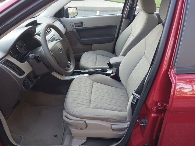 Photo of 2009 Red Ford Focus