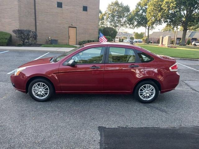 Photo of 2009 Red Ford Focus