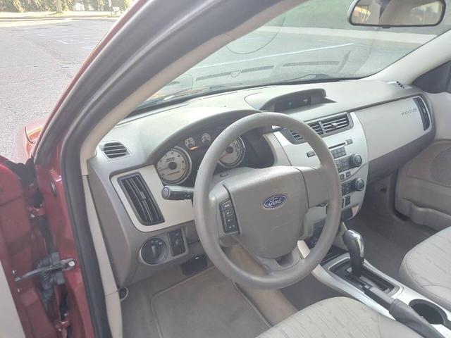 Photo of 2009 Red Ford Focus