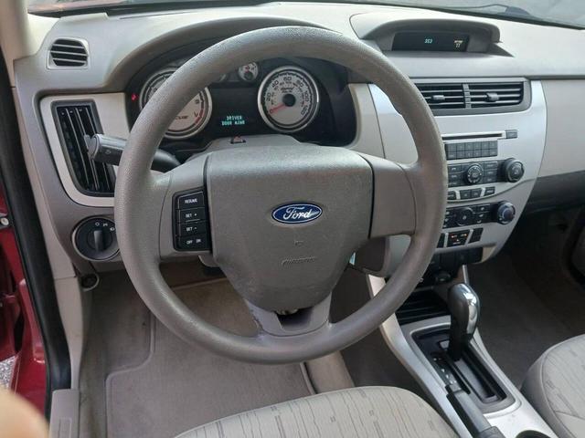 Photo of 2009 Red Ford Focus