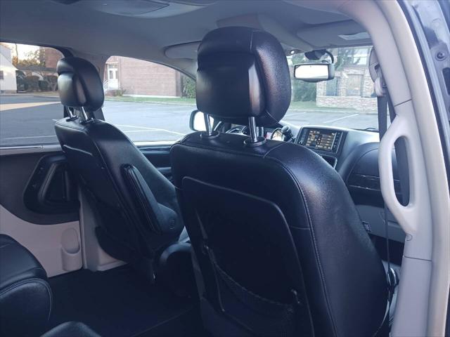 Photo of 2015 Charcoal Chrysler Town & Country