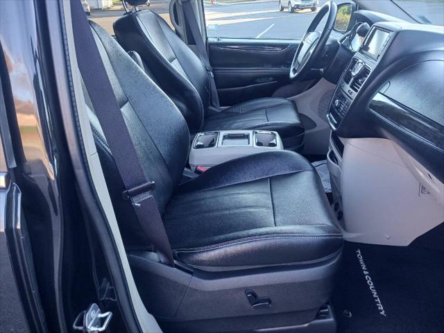 Photo of 2015 Charcoal Chrysler Town & Country