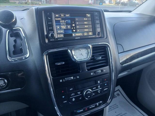 Photo of 2015 Charcoal Chrysler Town & Country
