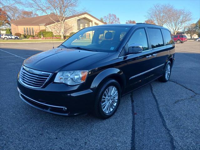 Photo of 2015 Charcoal Chrysler Town & Country