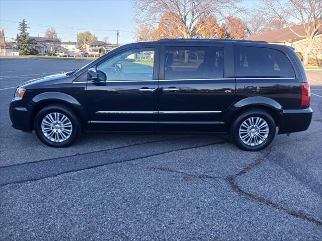Photo of 2015 Charcoal Chrysler Town & Country