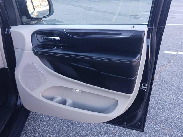 Photo of 2015 Charcoal Chrysler Town & Country