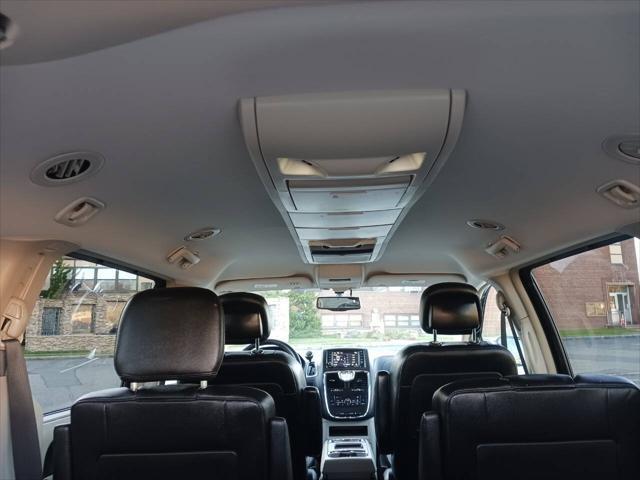 Photo of 2015 Charcoal Chrysler Town & Country