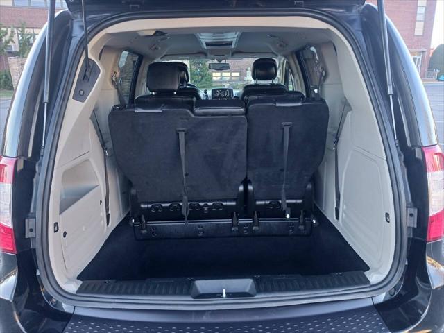 Photo of 2015 Charcoal Chrysler Town & Country