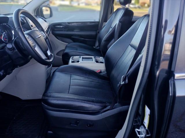 Photo of 2015 Charcoal Chrysler Town & Country