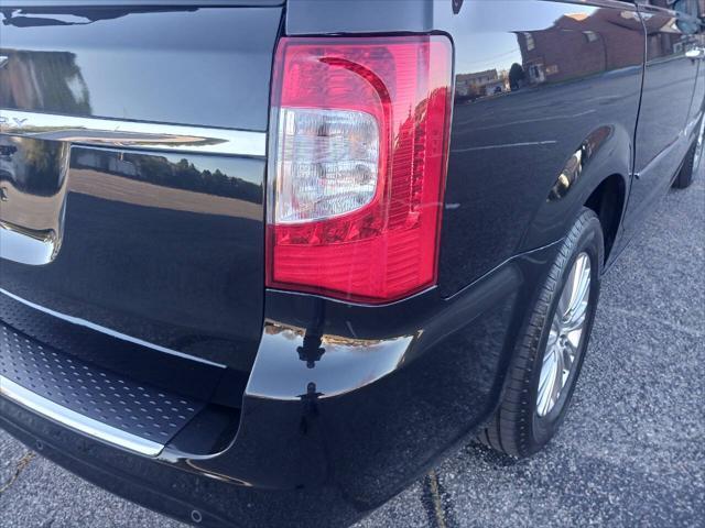 Photo of 2015 Charcoal Chrysler Town & Country