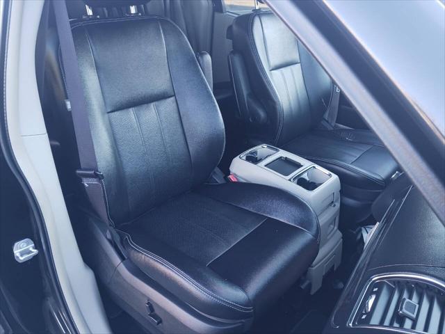 Photo of 2015 Charcoal Chrysler Town & Country