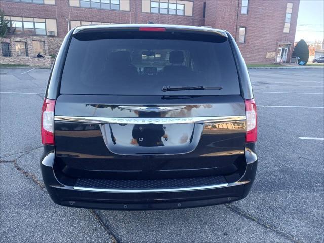Photo of 2015 Charcoal Chrysler Town & Country