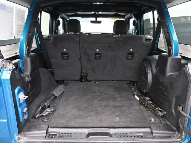 Photo of 2020 Bikini Pearlcoat Jeep Wrangler Unlimited