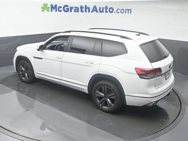 Photo of 2021 Pure White Volkswagen Atlas