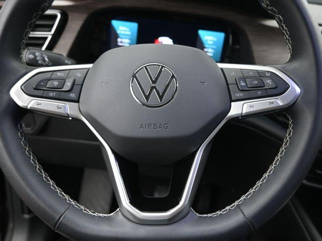 Photo of 2024 Deep Black Pearl Effect Volkswagen Atlas
