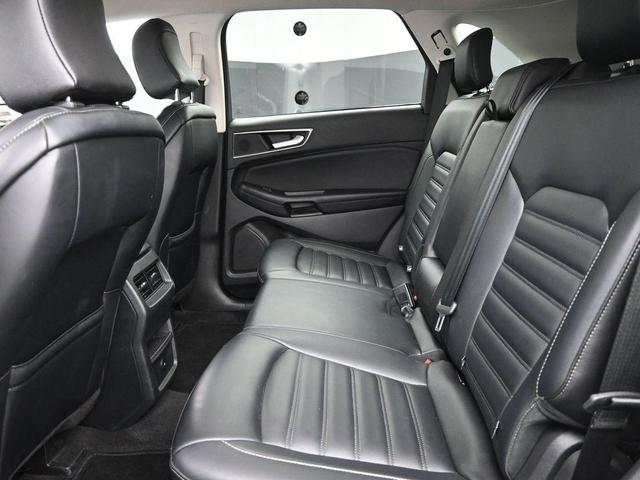 Photo of 2024 Oxford White Ford Edge