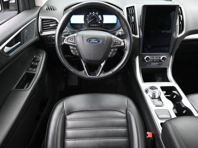 Photo of 2024 Oxford White Ford Edge
