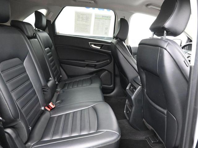Photo of 2024 Oxford White Ford Edge