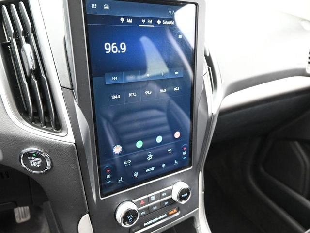 Photo of 2024 Oxford White Ford Edge