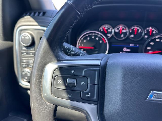 Photo of 2021 SUMMIT WHI Chevrolet Silverado 1500