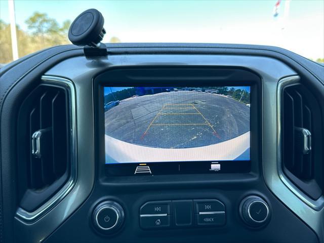 Photo of 2021 SUMMIT WHI Chevrolet Silverado 1500