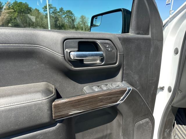Photo of 2021 SUMMIT WHI Chevrolet Silverado 1500