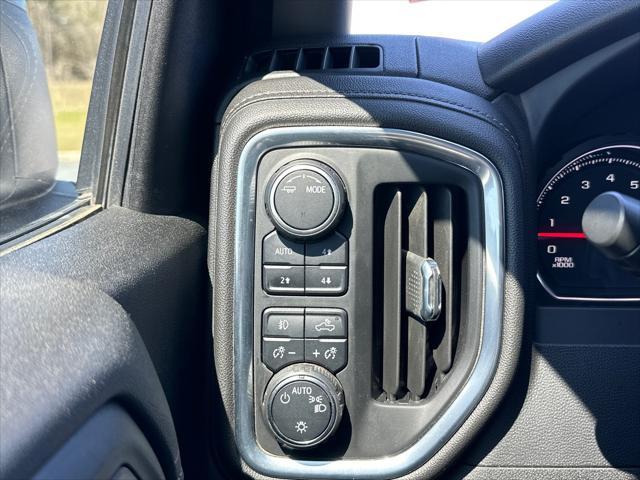 Photo of 2021 SUMMIT WHI Chevrolet Silverado 1500