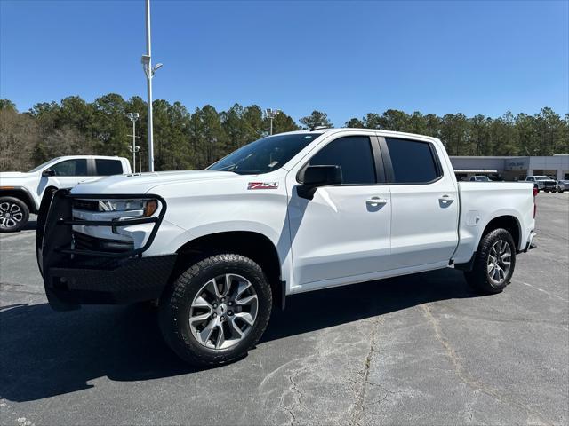 Photo of 2021 SUMMIT WHI Chevrolet Silverado 1500