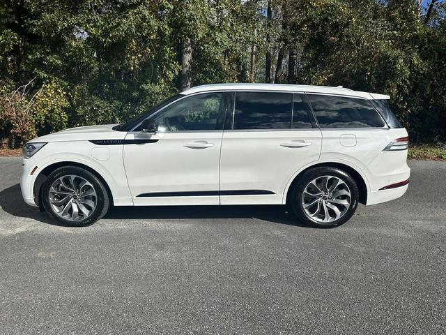 Photo of 2021 Ceramic Pearl Lincoln Aviator