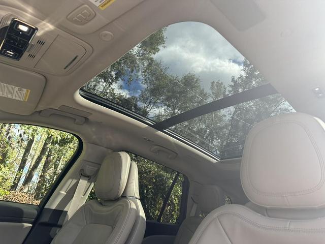 Photo of 2021 Ceramic Pearl Lincoln Aviator