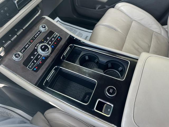 Photo of 2021 Ceramic Pearl Lincoln Aviator