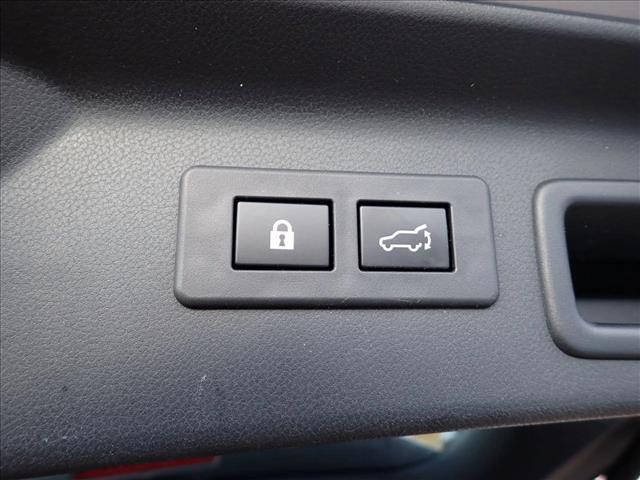 Photo of 2025 Ice Silver Metallic Subaru Forester