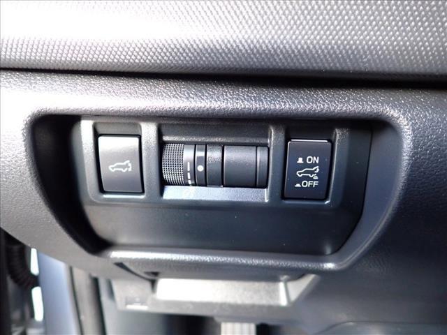 Photo of 2025 Ice Silver Metallic Subaru Forester