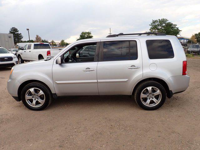 Photo of 2013 Alabaster Silver Metallic Honda Pilot