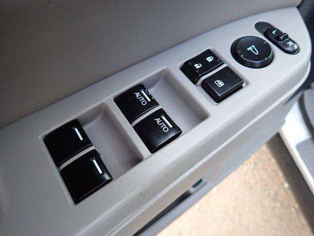 Photo of 2013 Alabaster Silver Metallic Honda Pilot