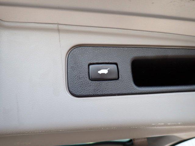 Photo of 2013 Alabaster Silver Metallic Honda Pilot
