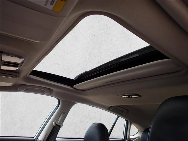 Photo of 2019 Crystal White Pearl Subaru Impreza