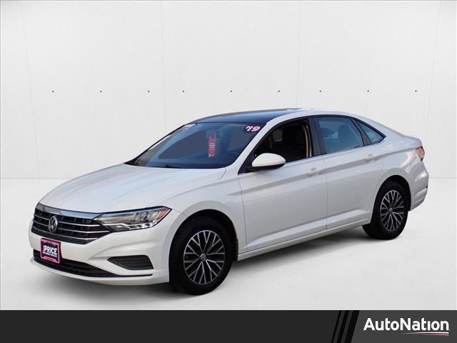 Photo of 2019 White Volkswagen Jetta