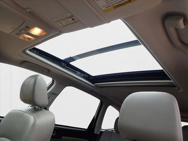 Photo of 2017 Satin White Pearl Subaru Forester