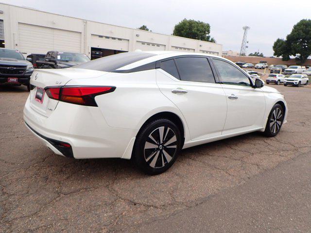 Photo of 2019 Pearl White Tricoat Nissan Altima